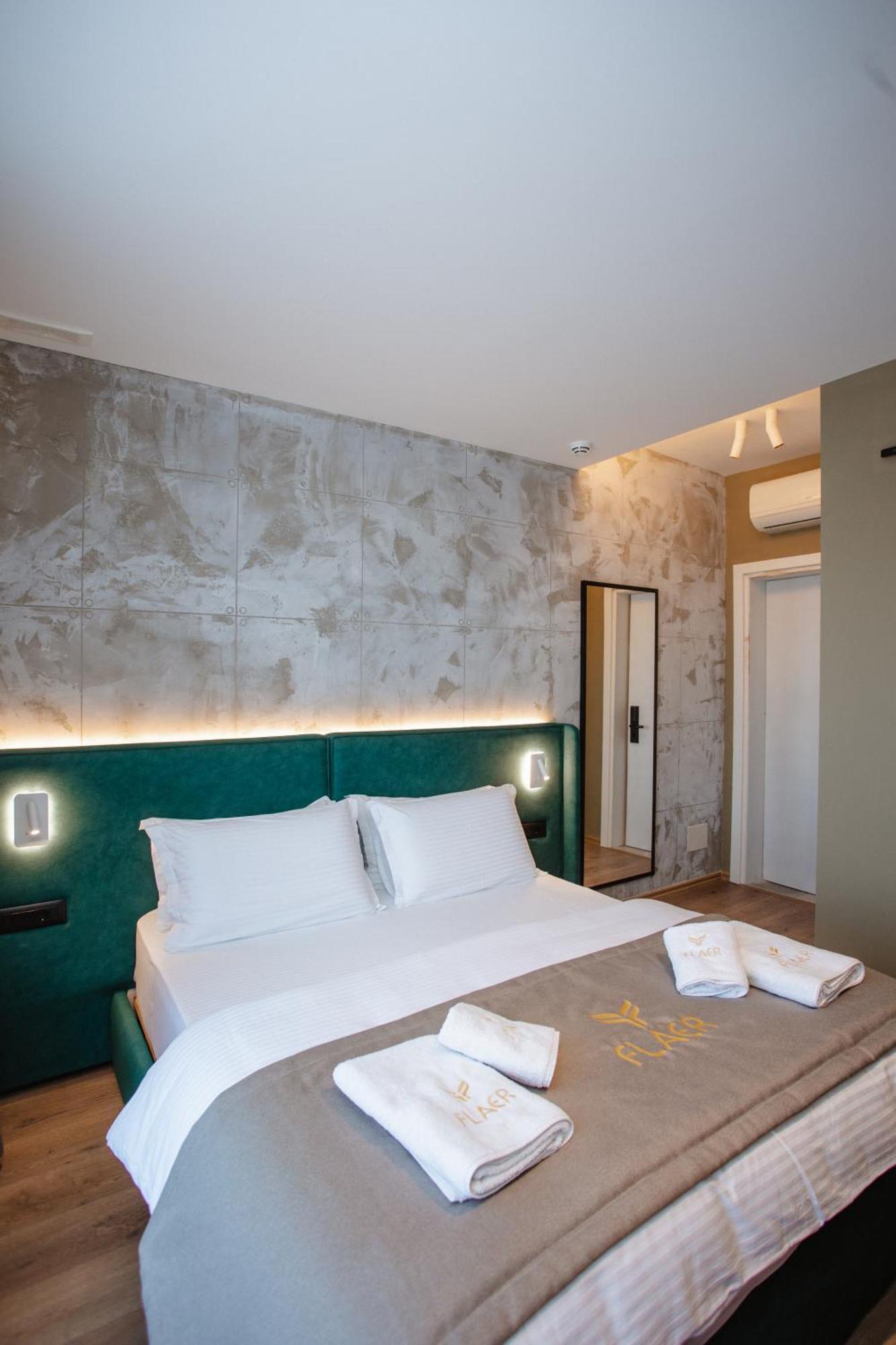 Flaer 4* Szkodra